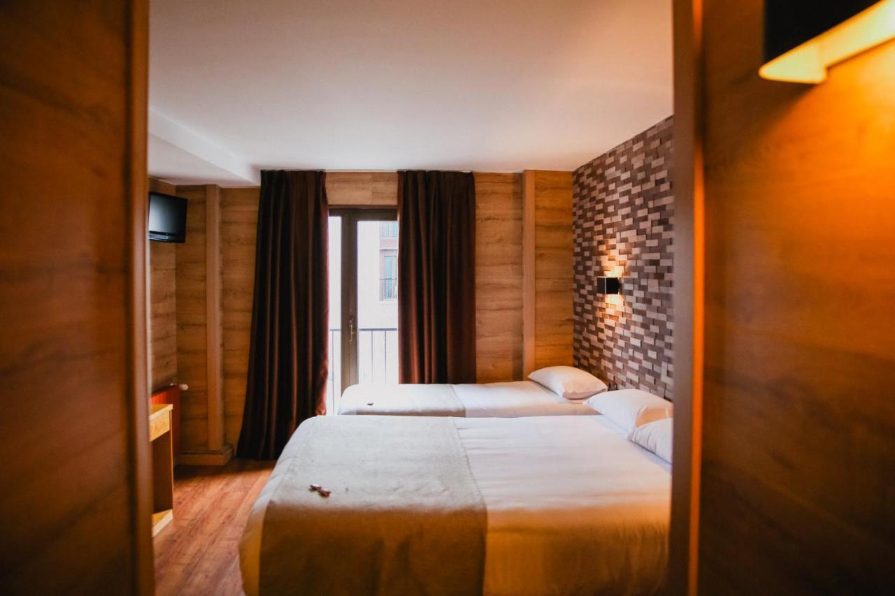 Triple Room,1076962204:JPEG